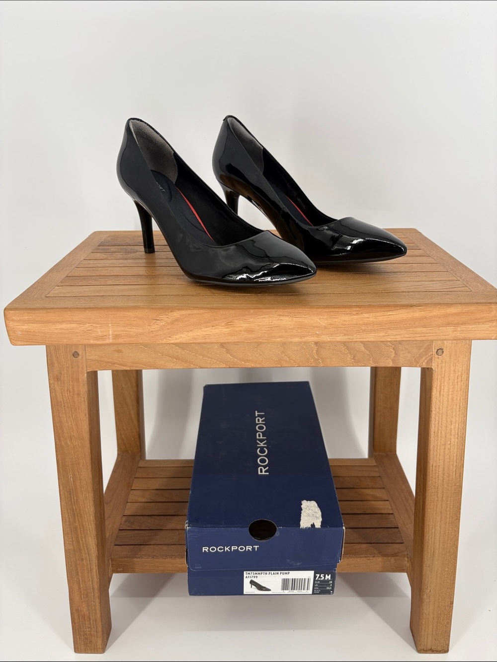New Rockport Black Plain pump  Pointed-Toe Heels size 7.5